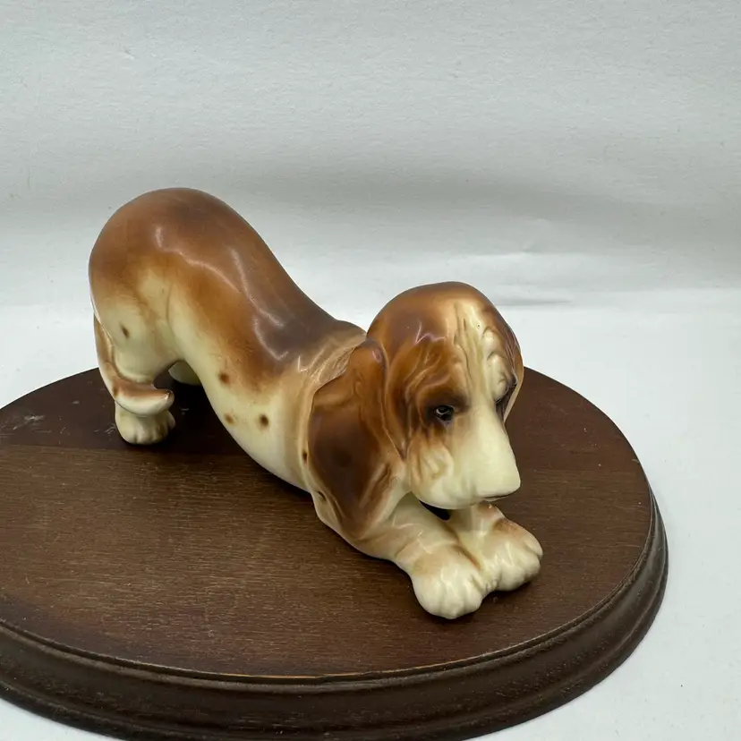 Vintage Norcrest porcelain Basset Hound figurine, Perfect Condition
