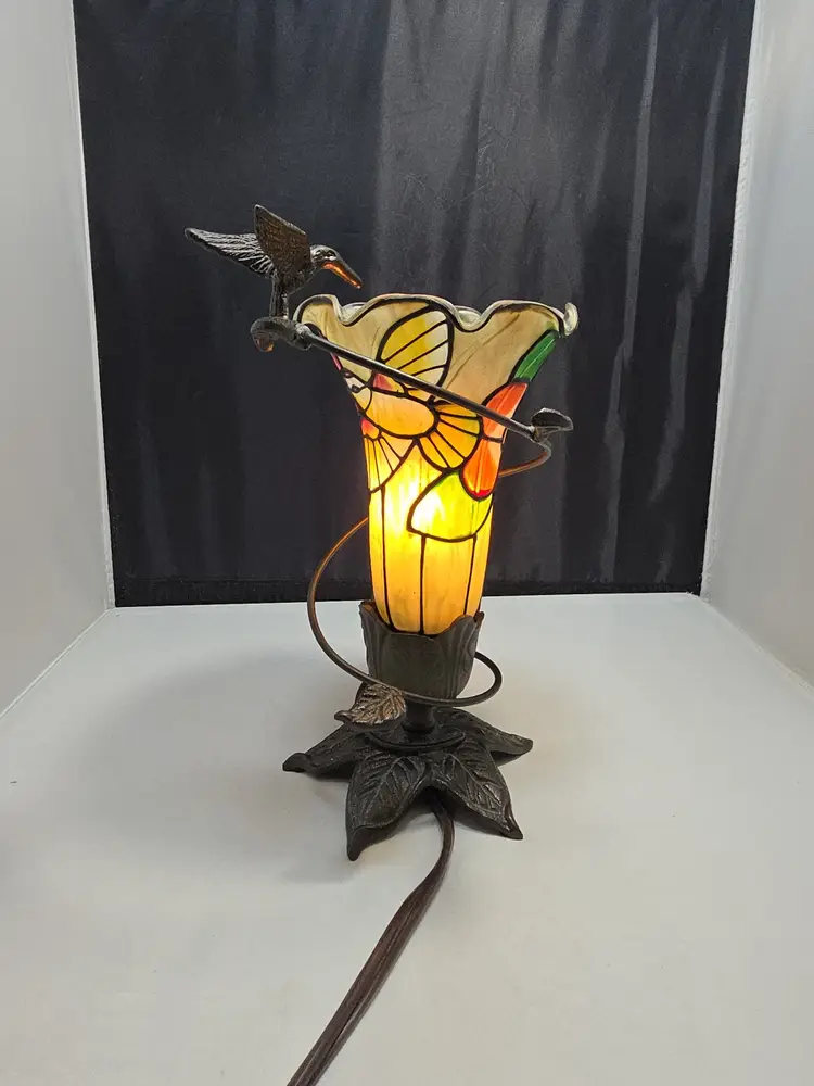 Vintage Hummingbird Stained Glass Brass  Lamp Tested/ Works (DR)