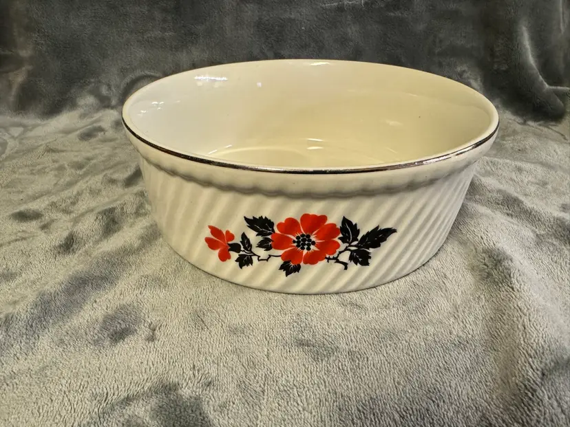 Vintage Halls Superior Casserole Baking Dish Red Poppy Bowl Silver Rim 7.75” EUC