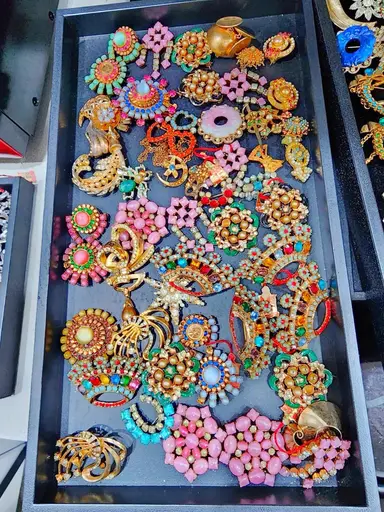 Vintage Brooches! With Matt 