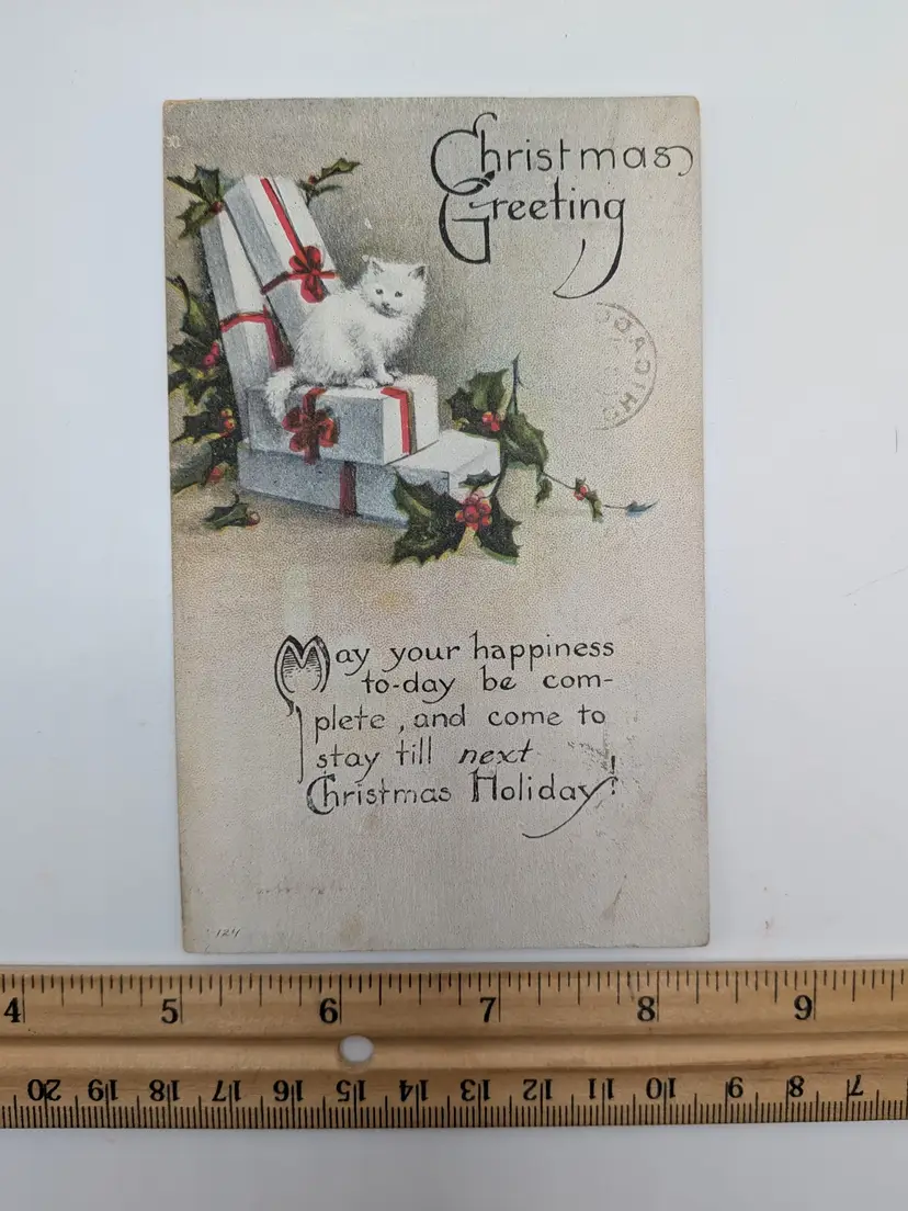 E19. ANTIQUE 1918 POSTMARKED POSTCARD CHRISTMAS GREETINGS RED 2¢ STAMP CATS & PRESENTS