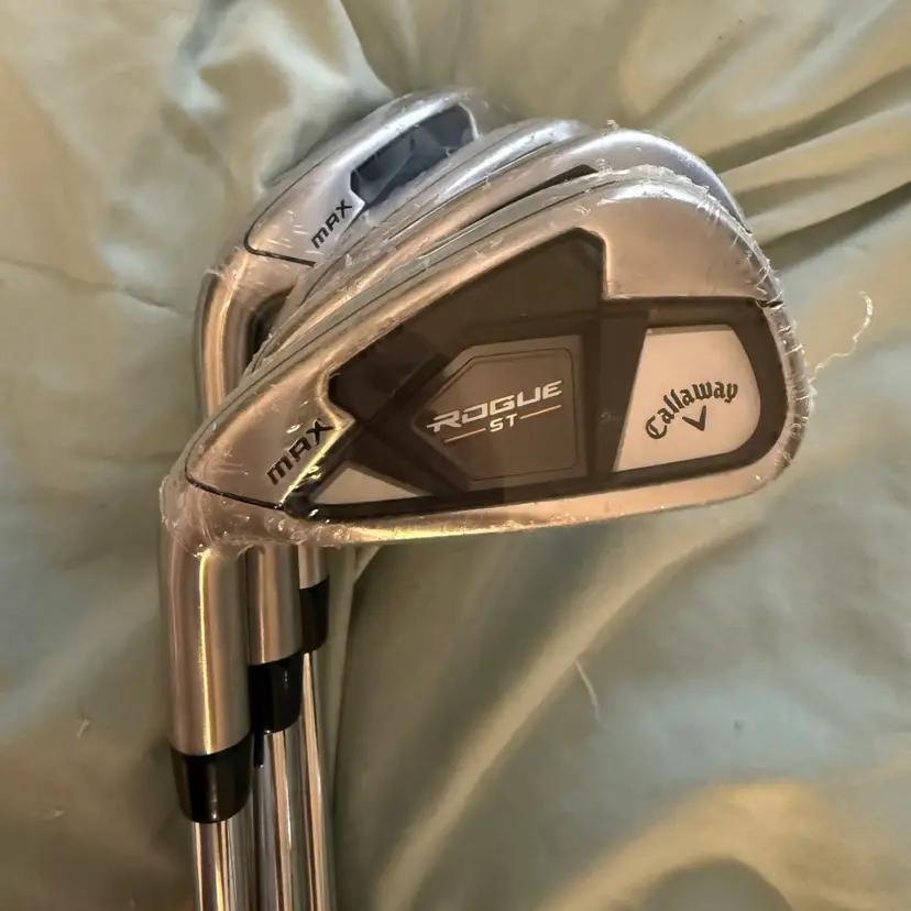 Callaway Rogue ST Max Lefty 5-8 Iron Set - True Temper XP 95G R300 Reg Flex