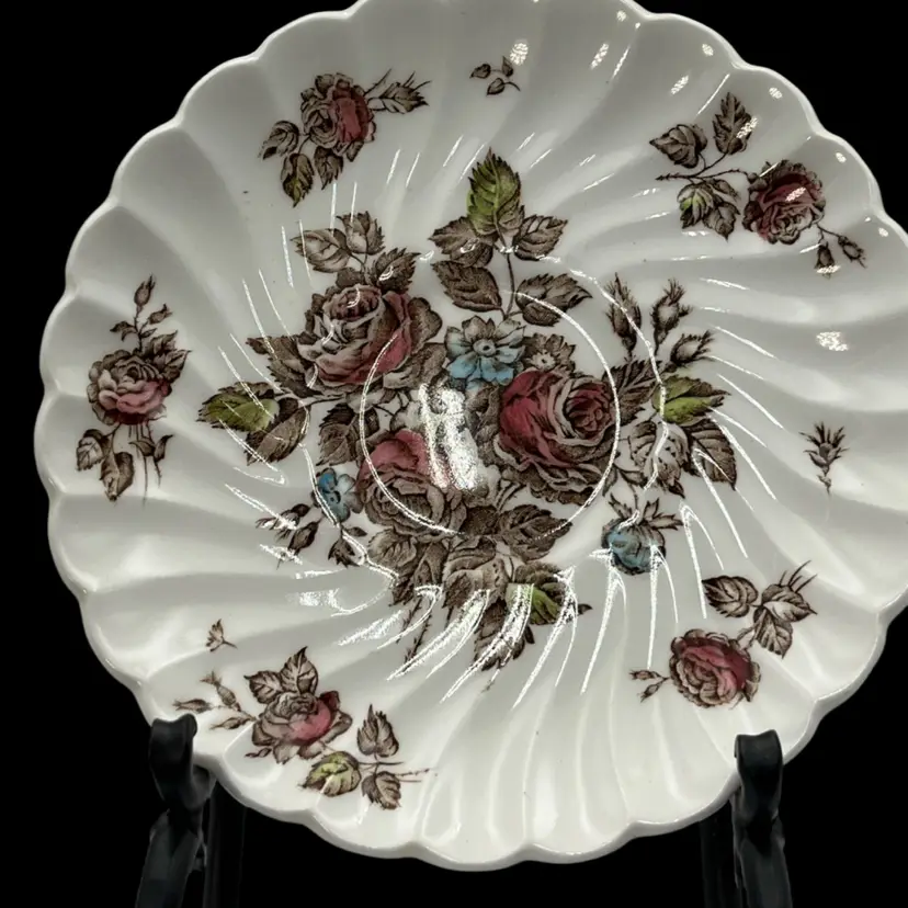 Johnson Bros.- Devon Sprays Floral Saucer