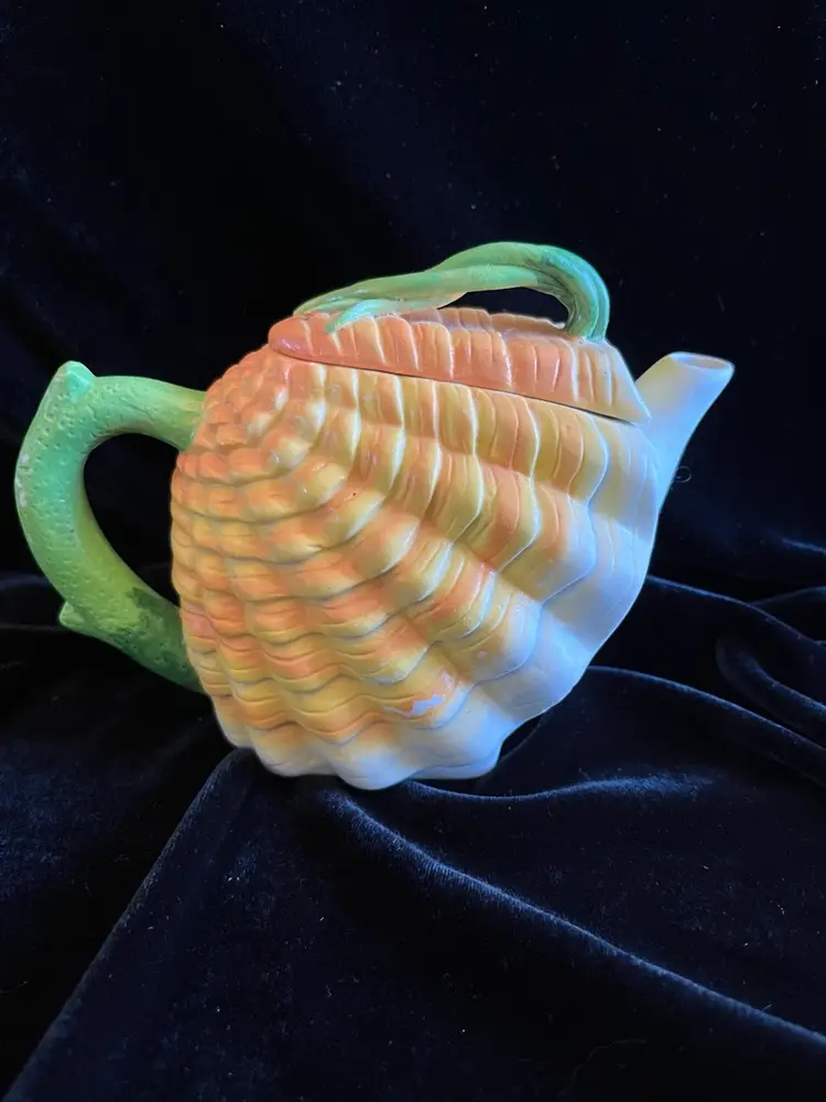 #340 - Seashell Teapot
