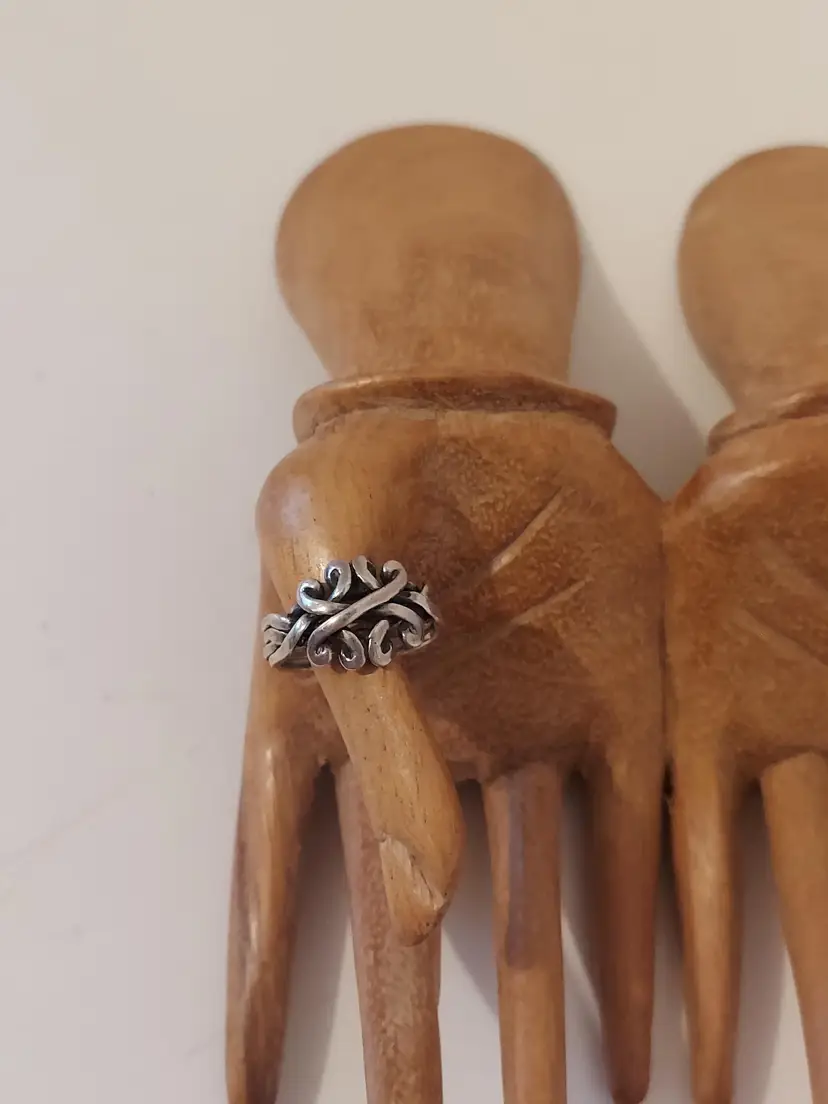 Unique Silvertone Puzzle Ring Size 6