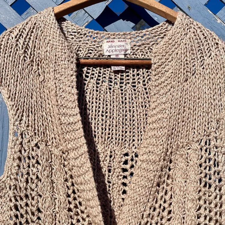 Vintage Jennifer Applegate Medium Hand Made Sweater Knit Vest 3 Button Lt Brown