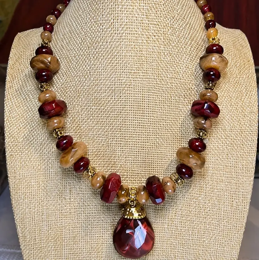 Burgundy And Caramel Pendant Necklace