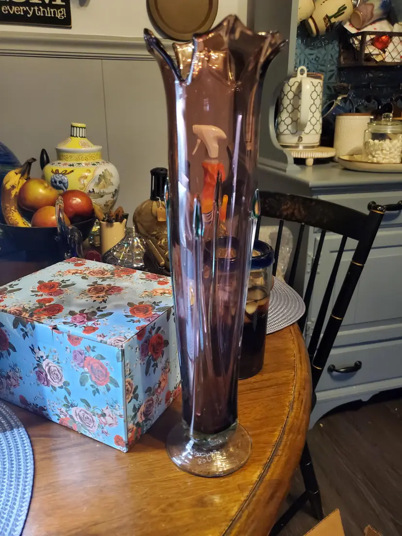 #01 Beautiful signed Ron Mynatt Purple Art Glass Vase