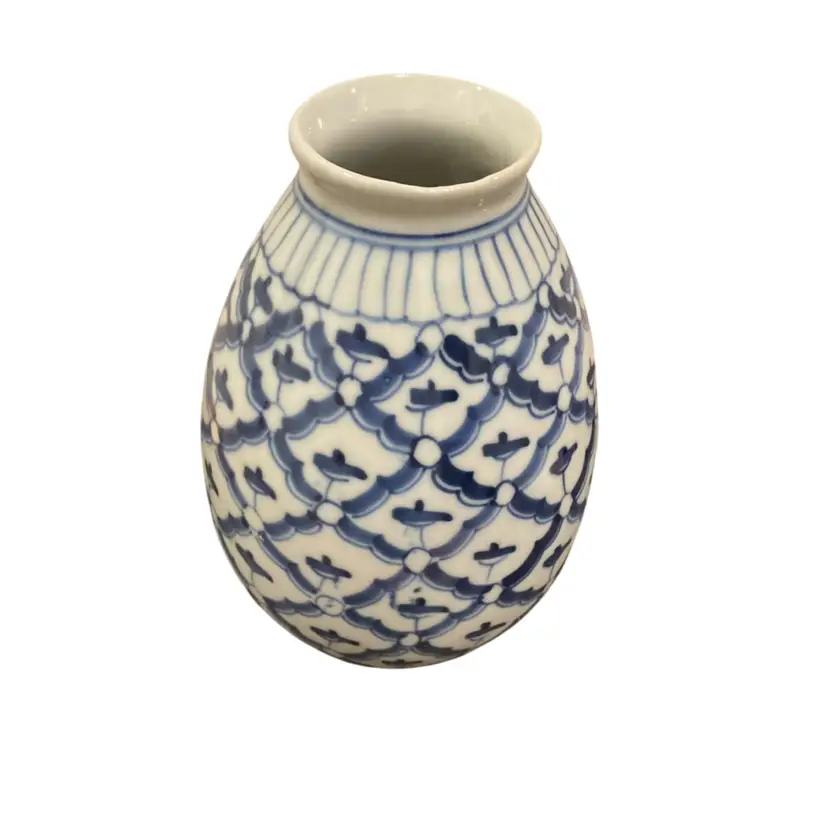 Blue & White Lattice Pattern Vase