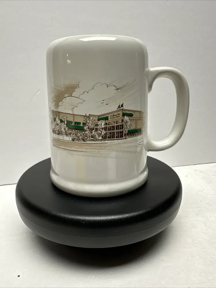 LL BEAN Ceramic 12 OZ MUG Vintage Freeport ME Flagship Store Excellent Condition