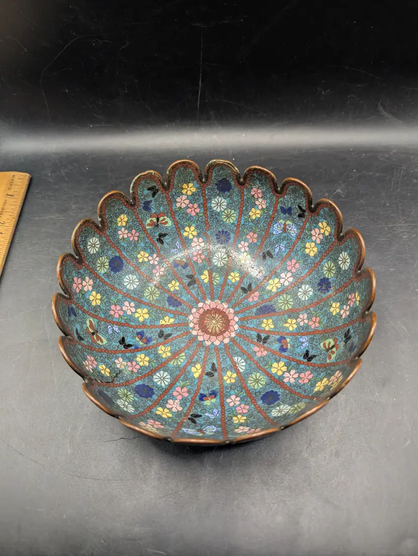 ANTIQUE JAPANESE CLOISONNE BOWL MEIJI PERIOD BUTTERFLY DESIGN VERY RARE 6 INCHES AS IS.