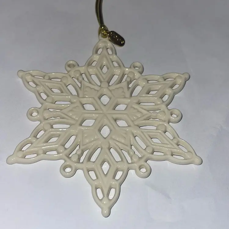 Lenox Annual Snow Fantasies Snowflake Ornament 20024- Christmas Holiday