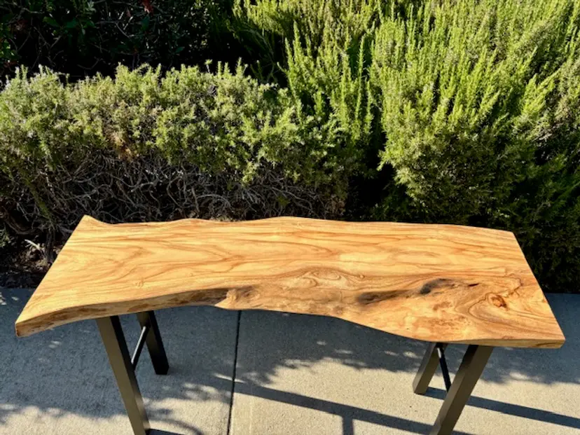 Primavera Console Table