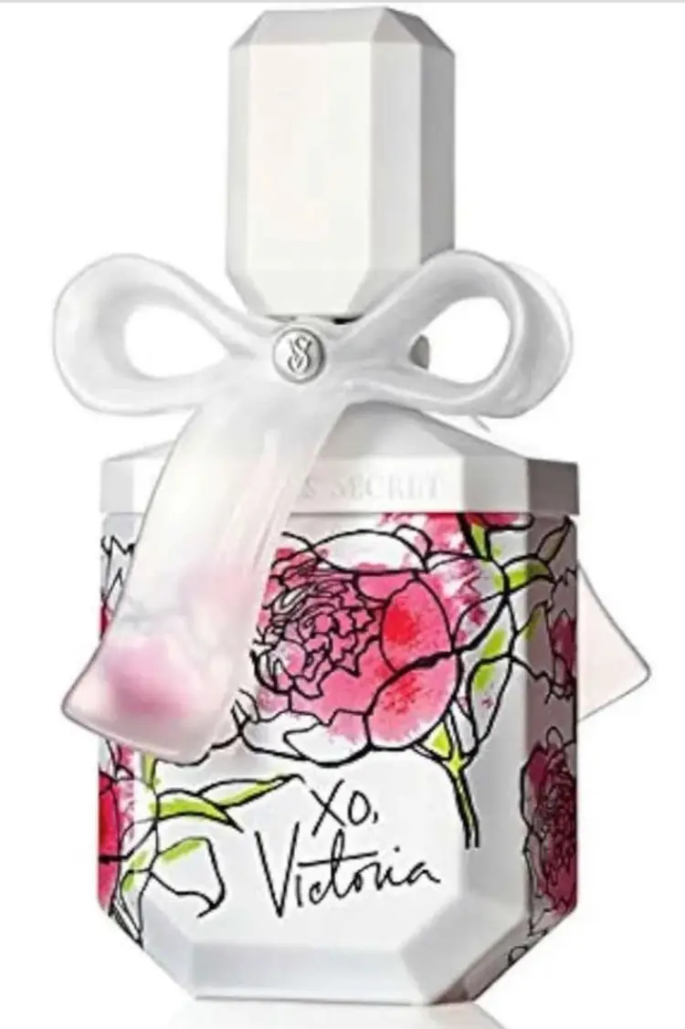 VICTORIA'S SECRET "XO, VICTORIA" PERFUME. SIZE 100 ML 3.4 FL oz.