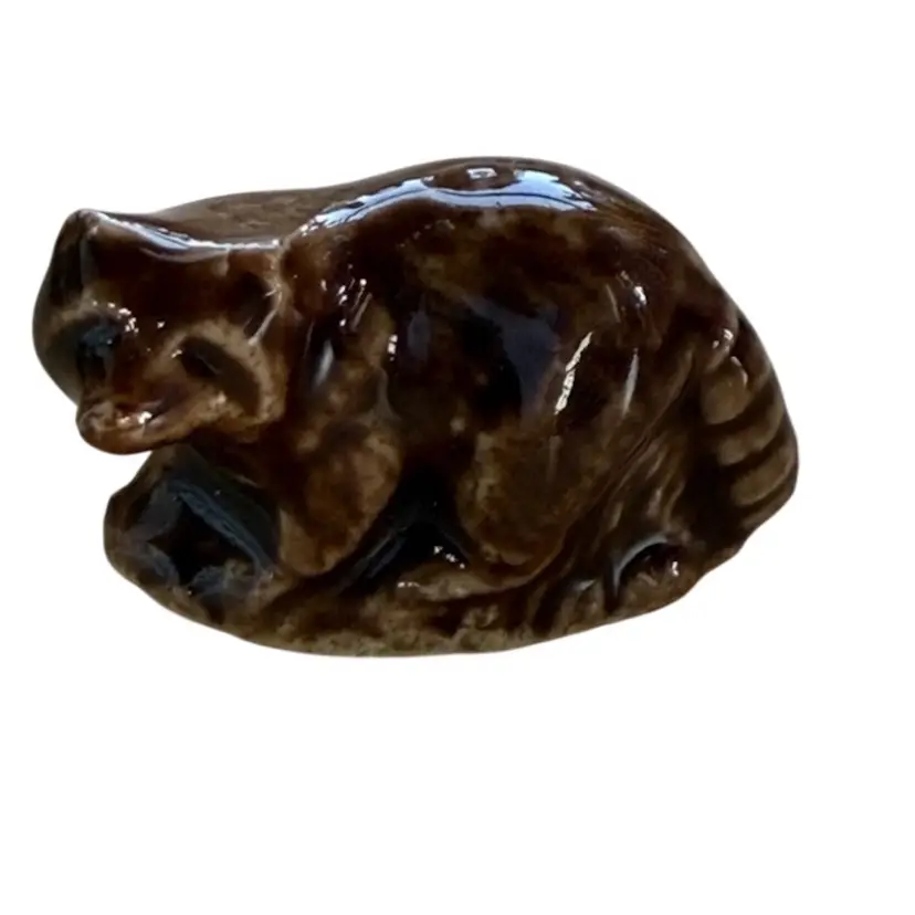 Wade Whimsies Red Rose Tea Figurine raccoon- Made In England