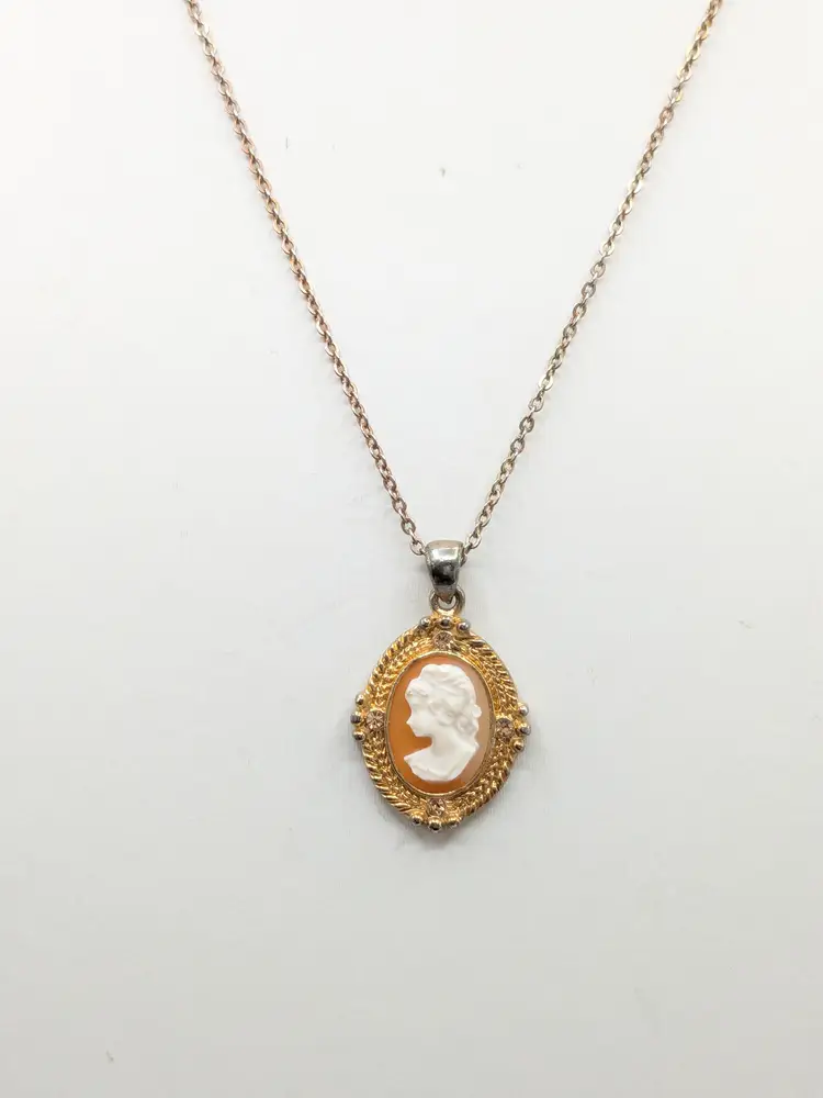 Gold Tone Cameo Pendant Necklace Pink
