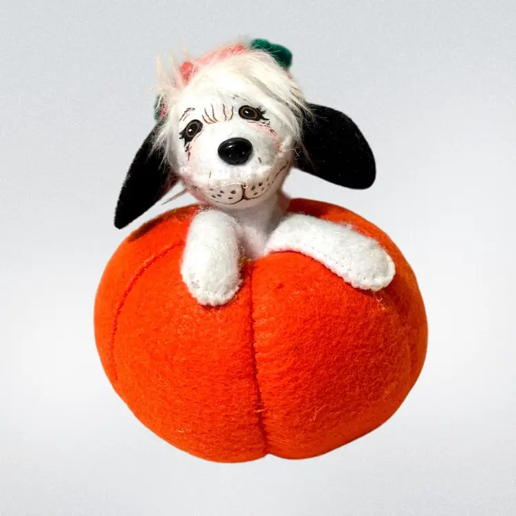 Annalee Halloween Puppy In Pumpkin 4”2012