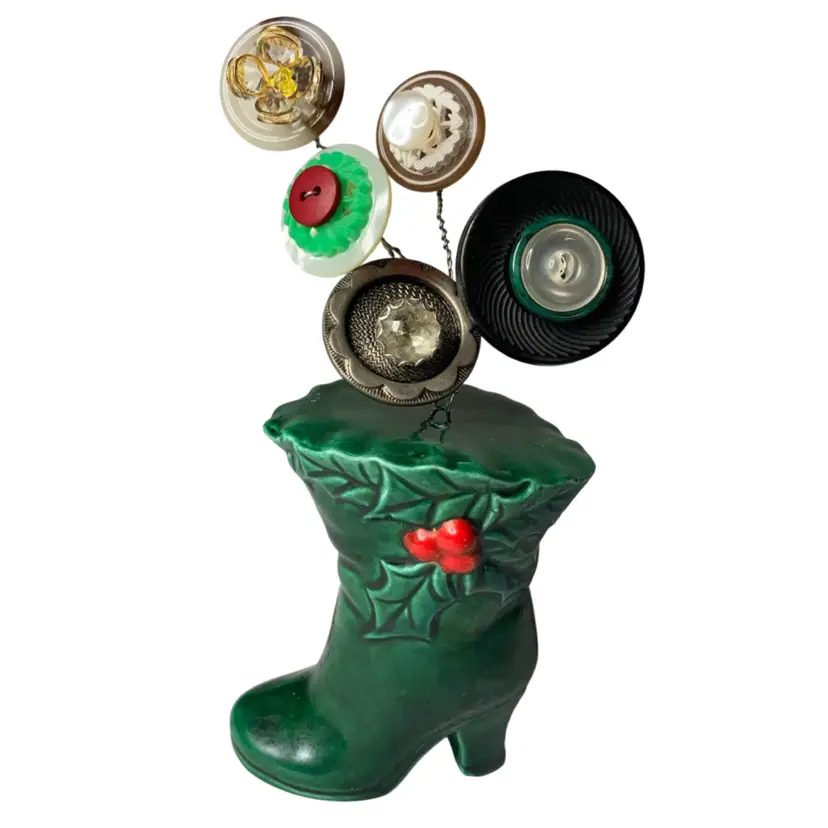 Buttons Bouquet! Handmade By Me! Vintage Buttons! 5 1/2” Tall! Lefton Shaker! UV Reactive Glow 😎 READ! 1 Tiny Area Either Paint Skip Or Fleabite As Seen In Close Up Pic!