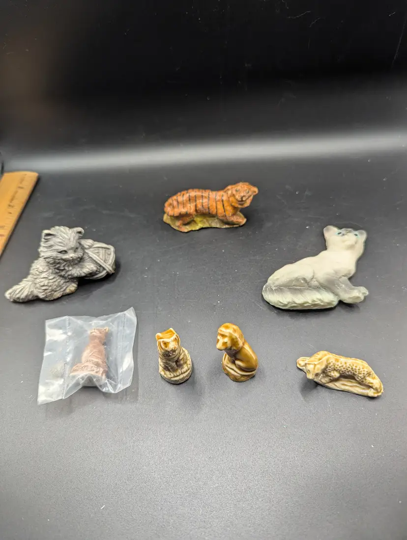 Vintage Lot of 7 Various Cat Critters Wade Whimsies, Mt. St Helen's, Etc
