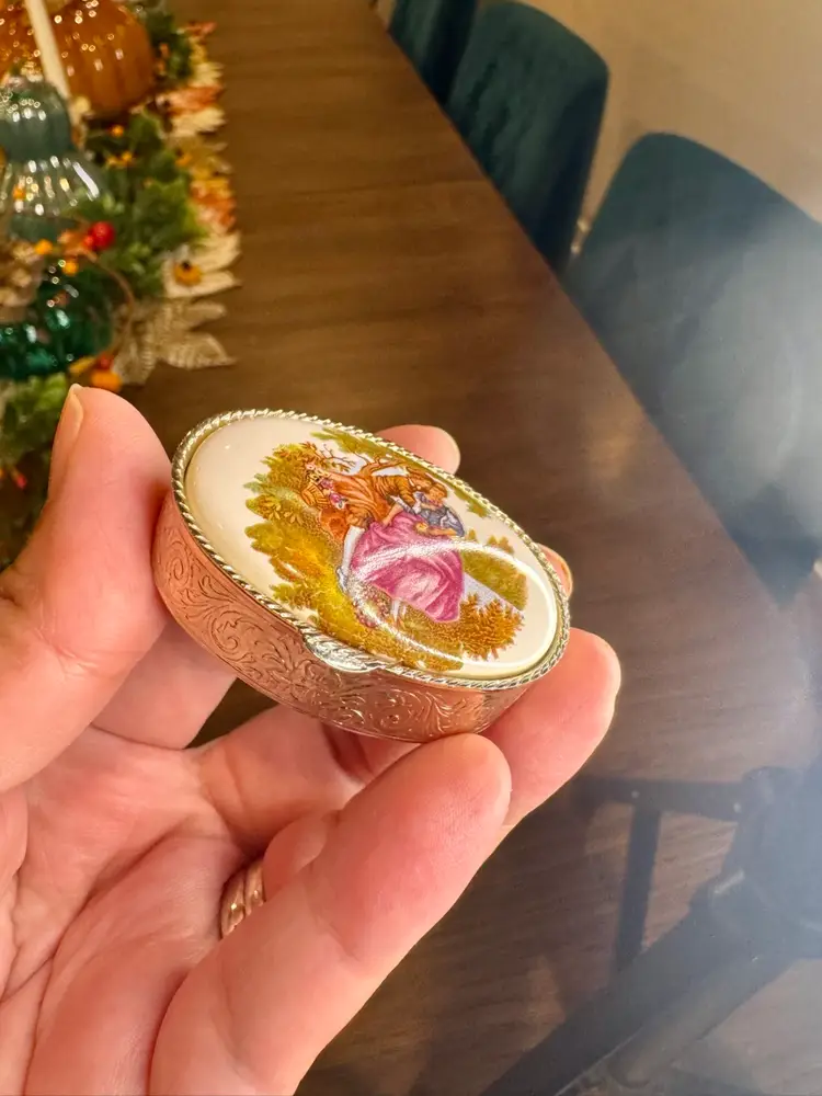 Mini Fragonard Porcelain Lid Oval Vintage Medicine box - Lovers Pill Box - French miniature box