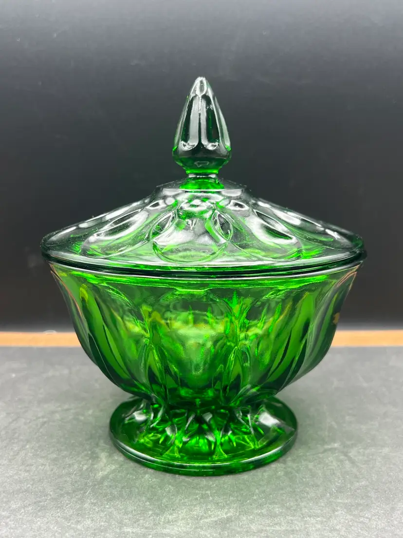 #966B Vintage Indiana Glass Footed Candy Dish With Lid In Avocado Green