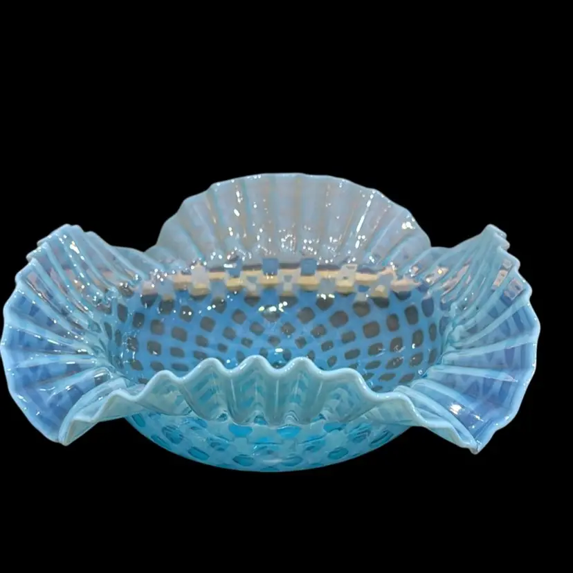 VINTAGE FENTON ART GLASS BLUE OPALESCENT DIAMOND OPTIC BOWL 9.5” Diameterx 3” Tall