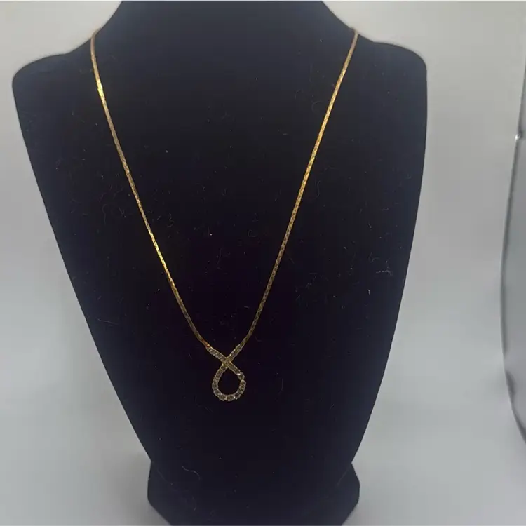 Gold Tone Necklace with Rhinestones 18”