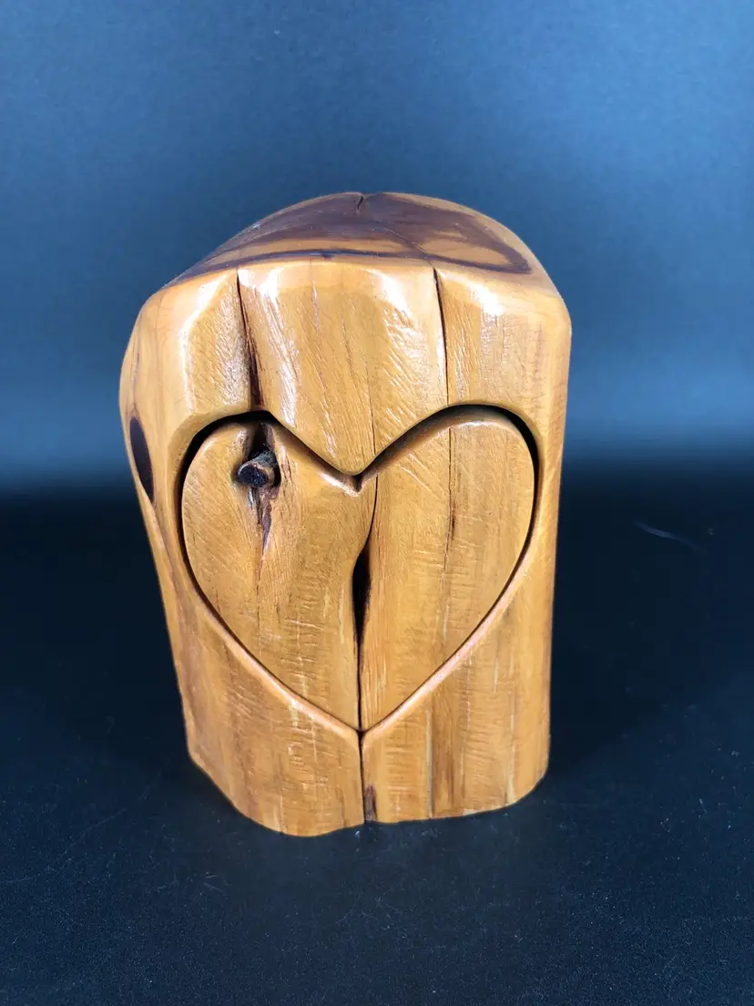 Richard Rothbard Sugar Loaf Wooden Hand-Carved Heart Stump Jewelry Trinket Box