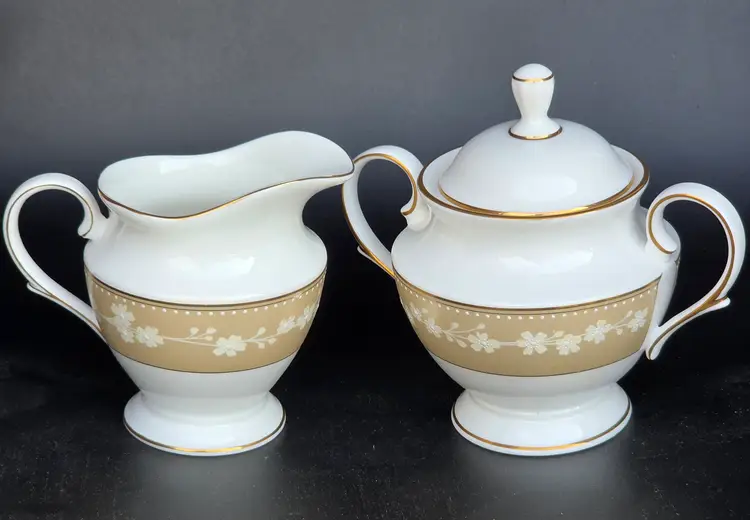 Lenox Bellina gold sugar and creamer
