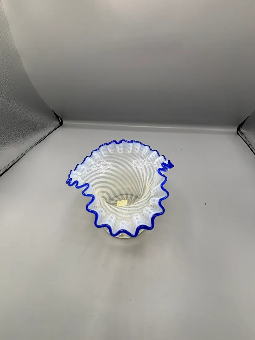 Vintage Fenton Blue Ridge Crest Opalescent Spiral Optic Hat vase