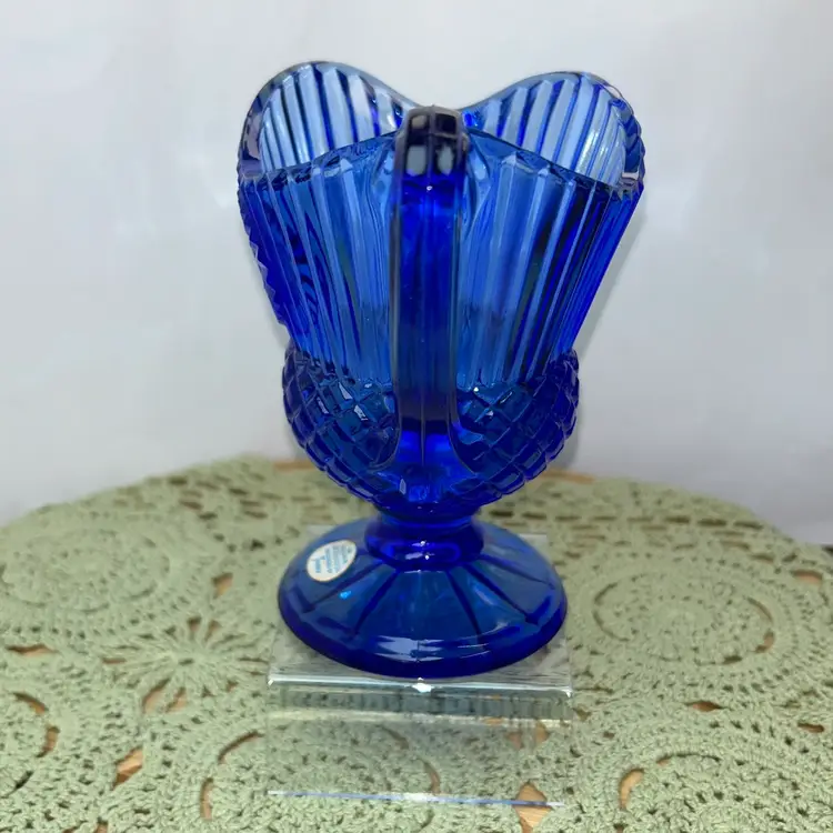 (1) Vintage Fostoria For Avon Cobalt Blue Glass Mt Vernon Sauce Pitcher/Creamer