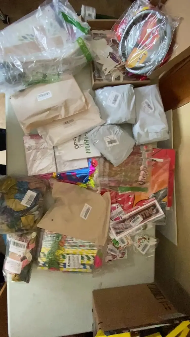 New Party Supplies Packs Resellers Lot #7077