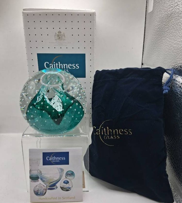Caithness, Scotland NEW IN BOX, Cauldron-Emerald Paperweight