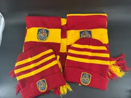 2 Harry Potter Hat And Scarf Sets(one Scarf Has Loose Threads)