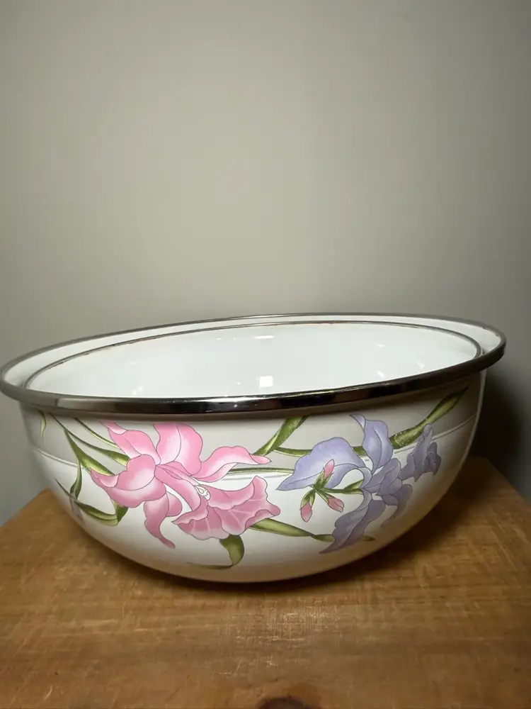 GMI White Enamel Nesting Mixing Bowls with Pink and Purple Iris Floral Pattern, Set of 2