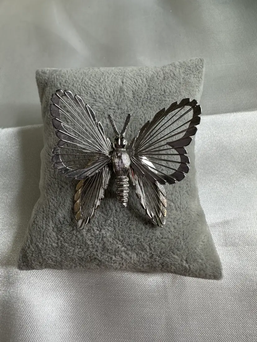 Vintage MONET Silver Tone Wire Art Butterfly Brooch
