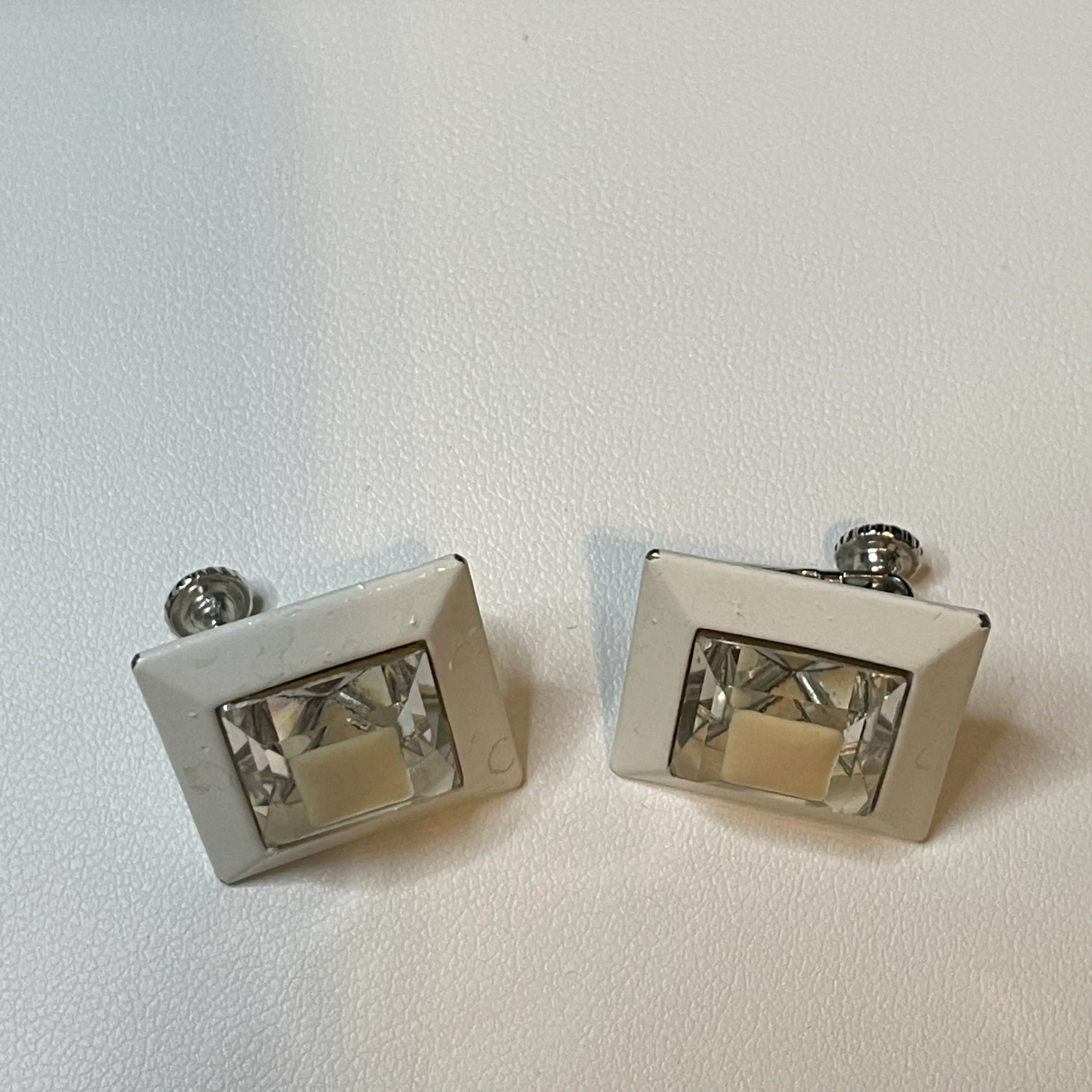 Image 4 of 5