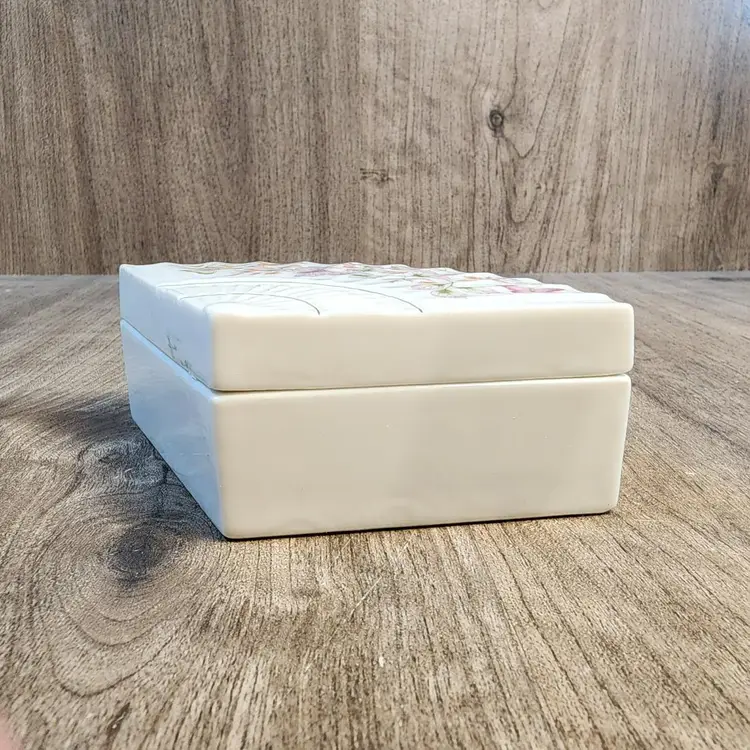 Fan Shaped Trinket Box