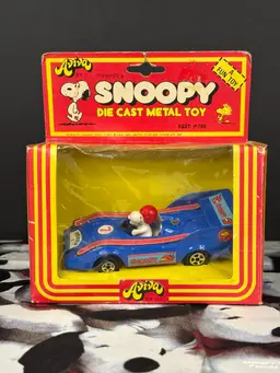 Snoopy F1 Die Cast Race Car