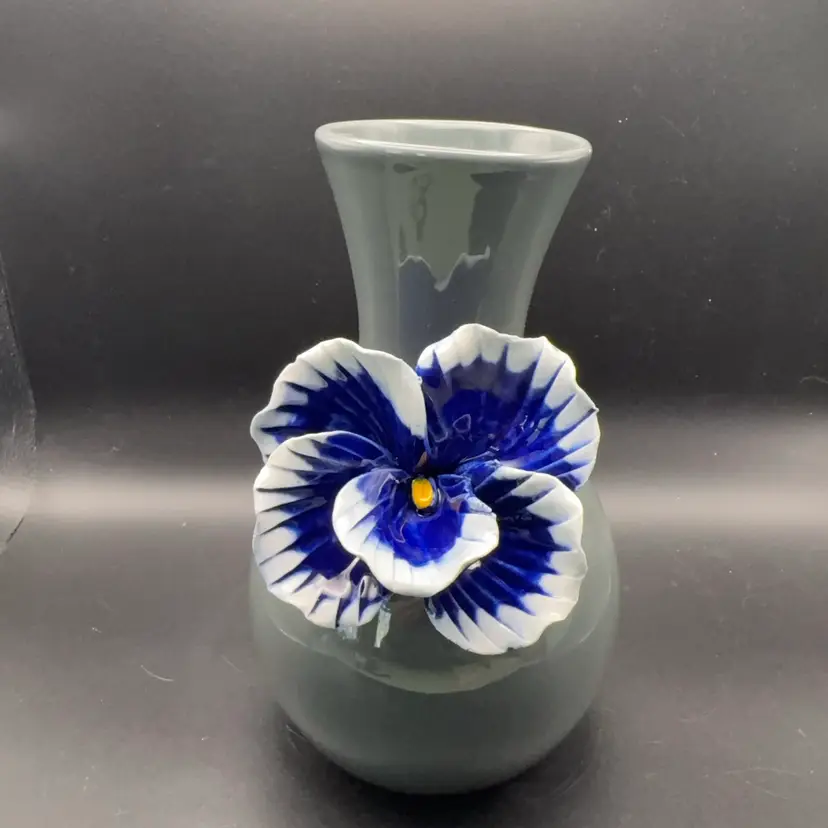 Anthropologie Retired 3D Pansy Vase – Glossy Gray Ceramic – 8"