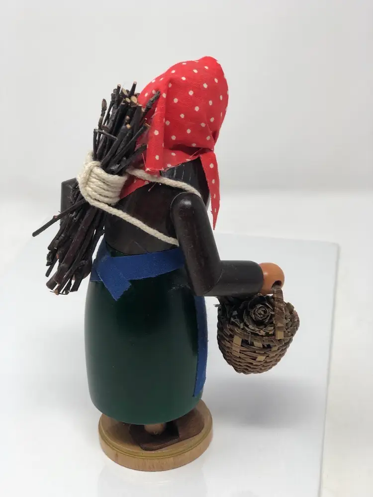 #01 German Smoker Wood Woman Incense Burner