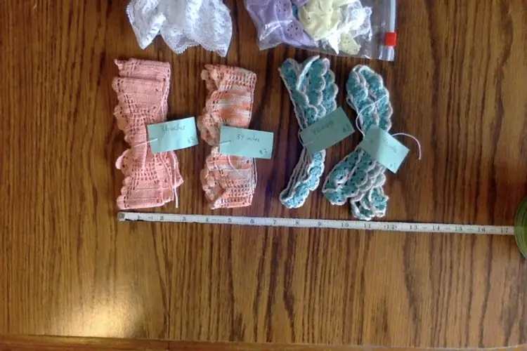 Vintage Lace:  set of 6,  Medium Width,  approx.  7½ yds.  $11.