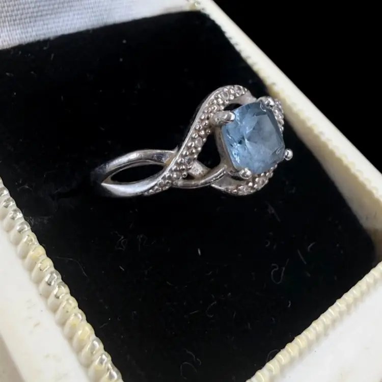 Sterling Silver And Topaz Ring - Size 9