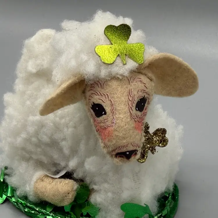 Annalee 5” Irish Lamb Sheep Laying Clover Shamrock 2009 Plush Figurine Doll Saint Patrick’s