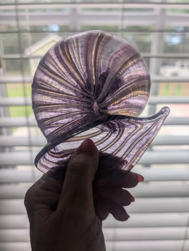 Vtg 1993 Mark Ellinger Art Glass Seashell Snail Shell Purple w/Pale Blue Stripes