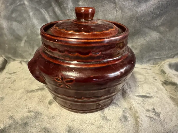 Vintage Marcrest Daisy Dot Stoneware Pottery Bean Pot W Lid Brown USA Oven Proof