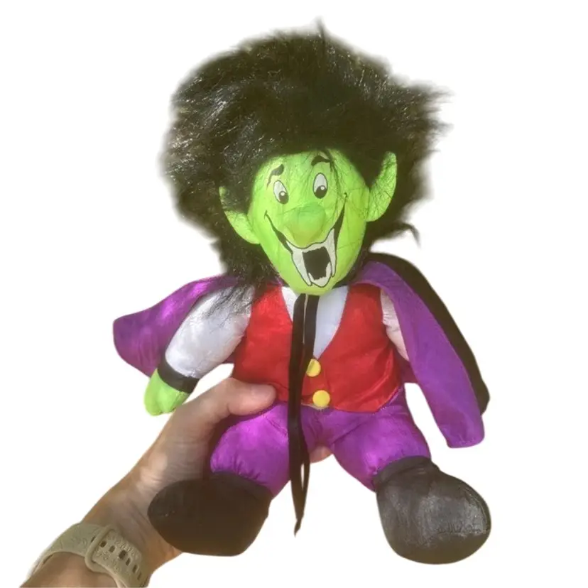VTG Halloween Dracula Vampire Stuffie Plush Toy, Trendmasters 1993