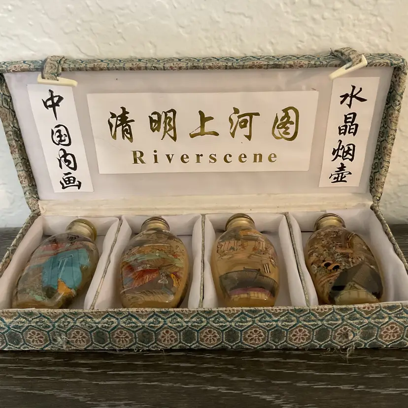 🎉Chinese Glass Snuff Bottles “Riverscene” Paintings On The Inside