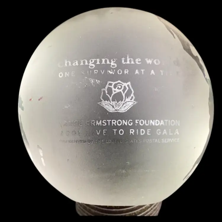 Changing the World 2001 Lance Armstrong Foundation 3” Glass World Paperweight ~As Is