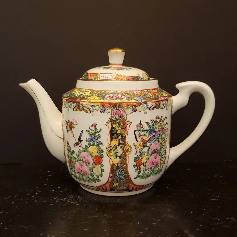 Rose Medallion Teapot Famille Rose Cantonese Vintage Chinese